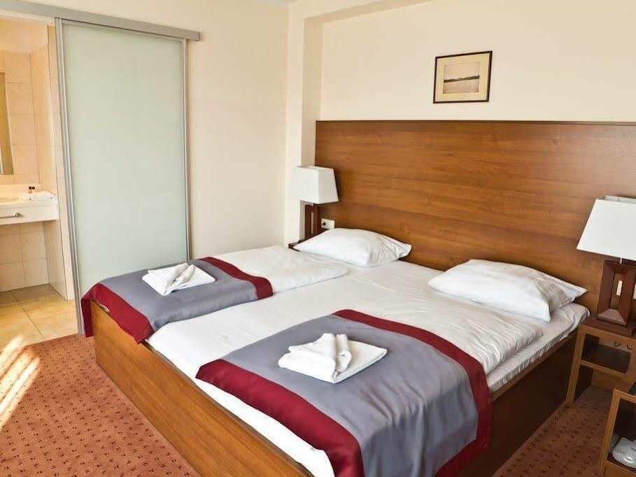 Ivbergs Hotel Messe Nord Berlin Exterior foto